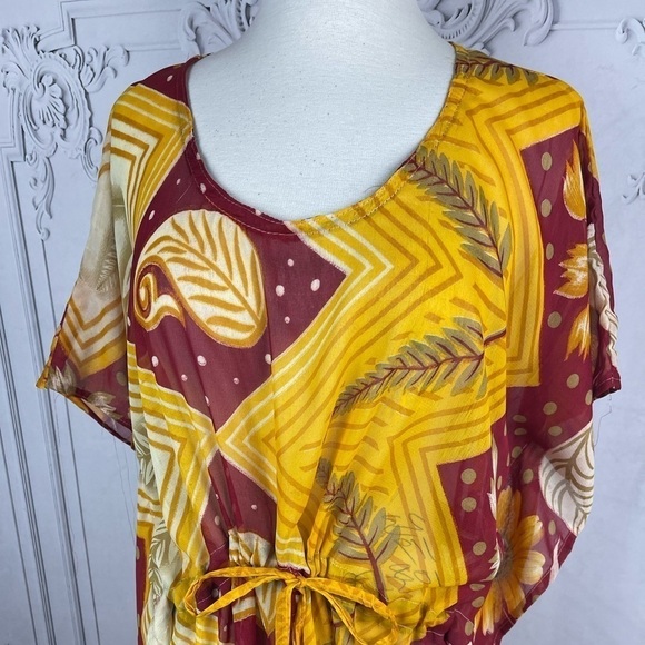 Casual Vibrant Patterned Top Poncho Batwing Swimsuit Coverup - Picture 5 of 6